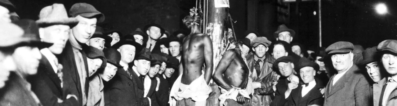 Panorama, Duluth-lynching-postcard (cropped).jpg