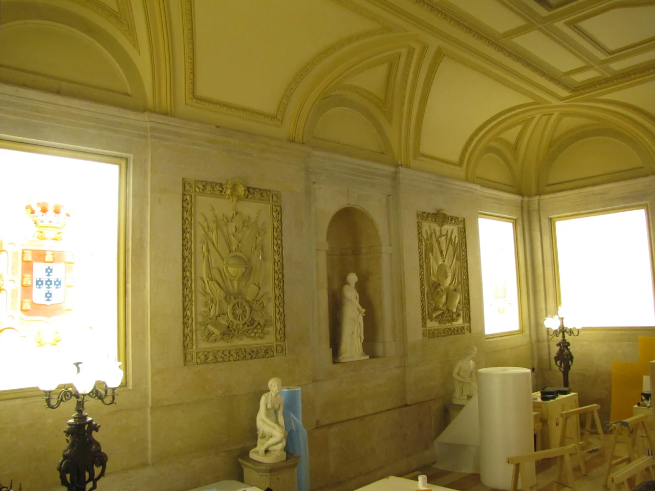 Palacio Ajuda - The Palace Vestibule.jpg