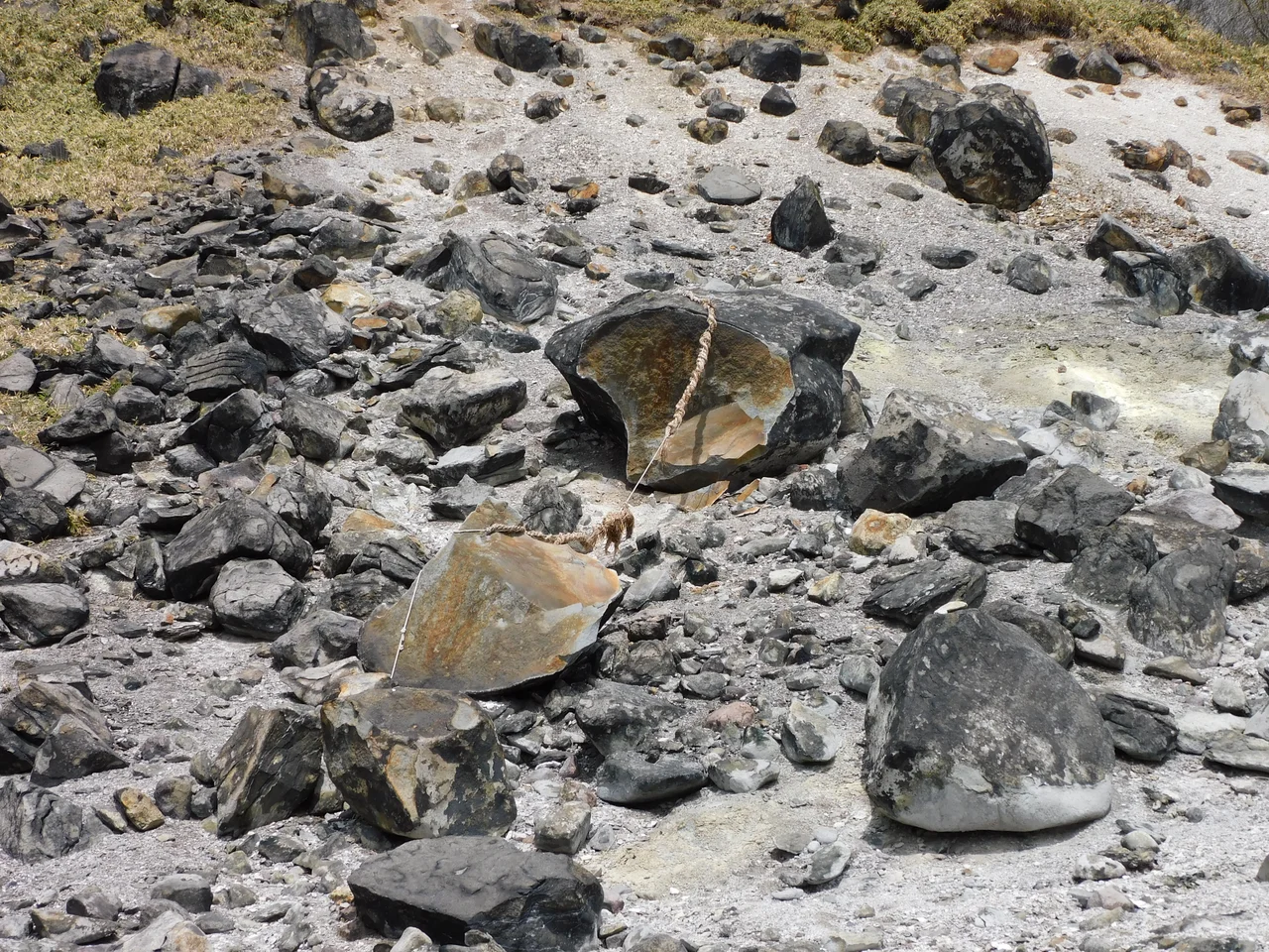 This is Sessho-seki (killing stone) in Nasu, Tochigi, Japan. It was splited in March 5, 2022.